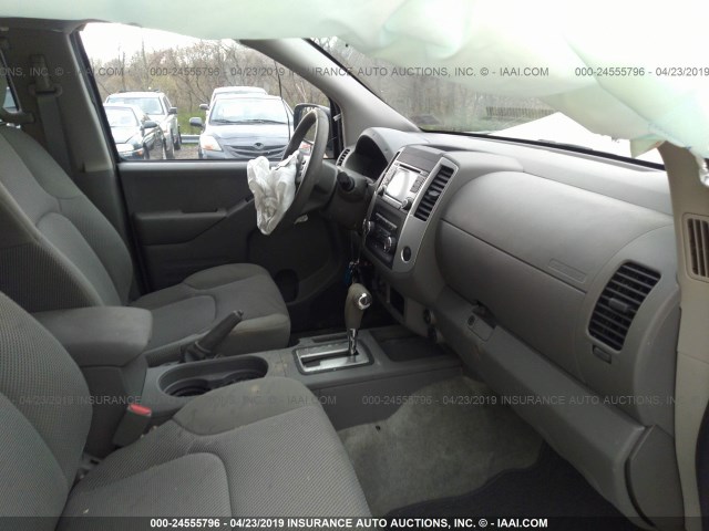 1N6AD0EV2JN747453 - 2018 NISSAN FRONTIER S/SV/SL/PRO-4X SILVER photo 5