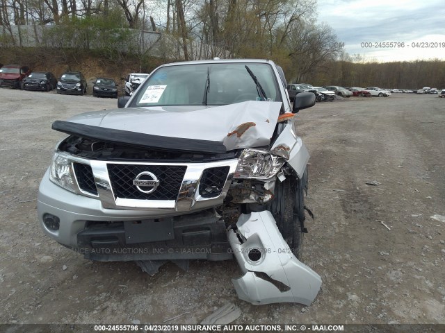 1N6AD0EV2JN747453 - 2018 NISSAN FRONTIER S/SV/SL/PRO-4X SILVER photo 6