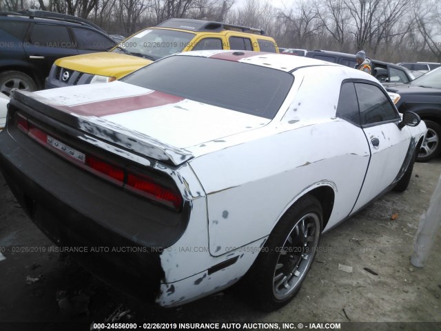 2C3CDYAG5DH594179 - 2013 DODGE CHALLENGER SXT WHITE photo 4