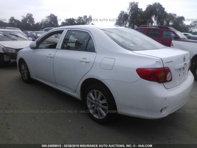 1NXBU4EE1AZ320037 - 2010 TOYOTA COROLLA S/LE/XLE WHITE photo 3