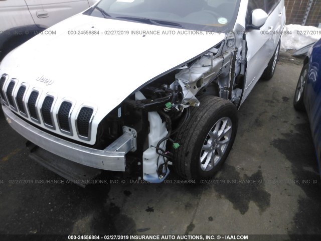 1C4PJMCB3GW164334 - 2016 JEEP CHEROKEE LATITUDE WHITE photo 6