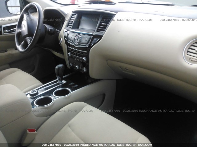 5N1AR2MM9GC637508 - 2016 NISSAN PATHFINDER S/SV/SL/PLATINUM GRAY photo 5