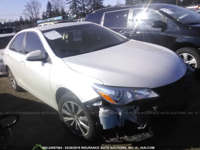4T1BF1FK6HU429729 - 2017 TOYOTA CAMRY LE/XLE/SE/XSE თეთრი ფოტო 1