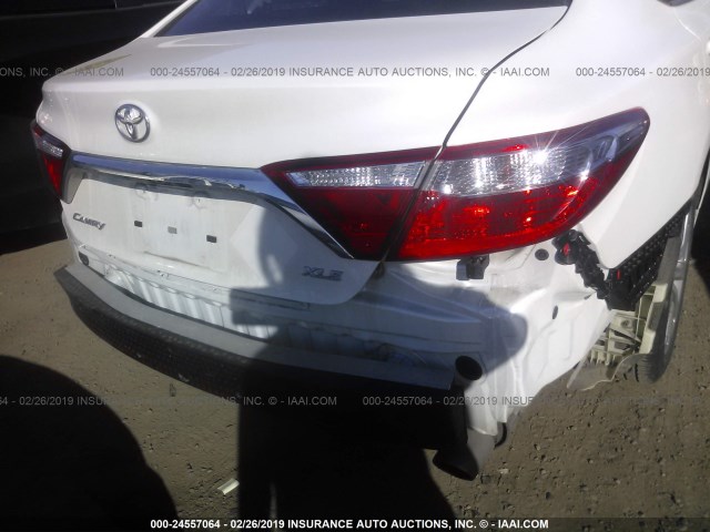 4T1BF1FK6HU429729 - 2017 TOYOTA CAMRY LE/XLE/SE/XSE თეთრი ფოტო 6