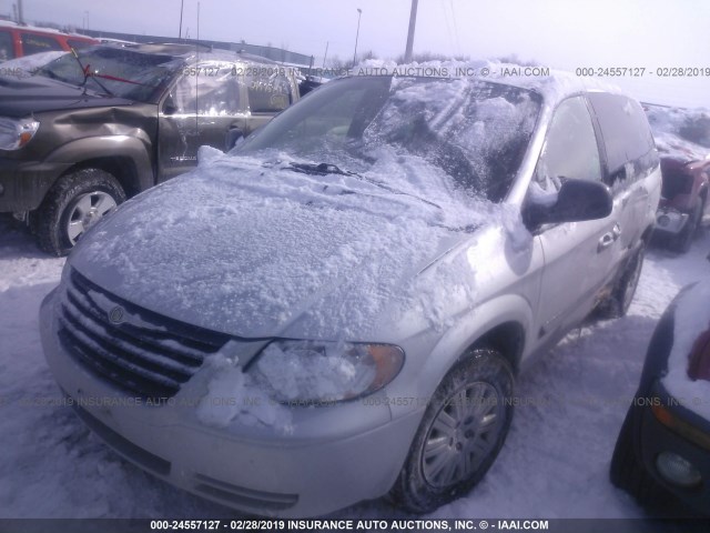 1A4GP45R26B502332 - 2006 CHRYSLER TOWN & COUNTRY  SILVER photo 2