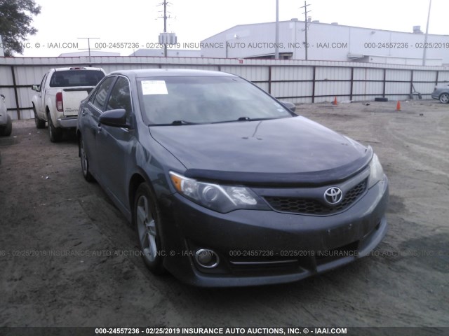 4T1BF1FK8EU733477 - 2014 TOYOTA CAMRY L/SE/LE/XLE 灰色 照片 1