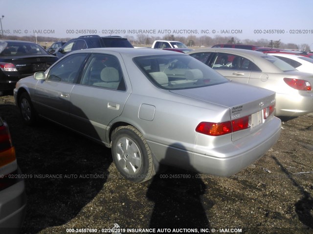 4T1BG22K71U802890 - 2001 TOYOTA CAMRY CE/LE/XLE SILVER photo 3