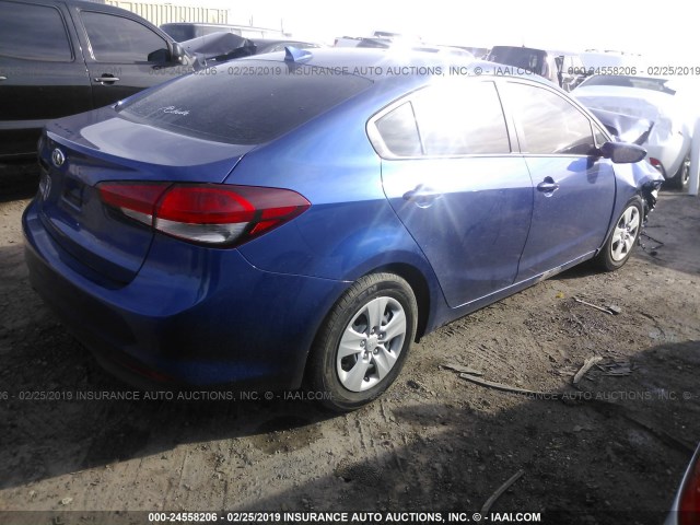 3KPFL4A77JE212861 - 2018 KIA FORTE LX/S BLUE photo 4