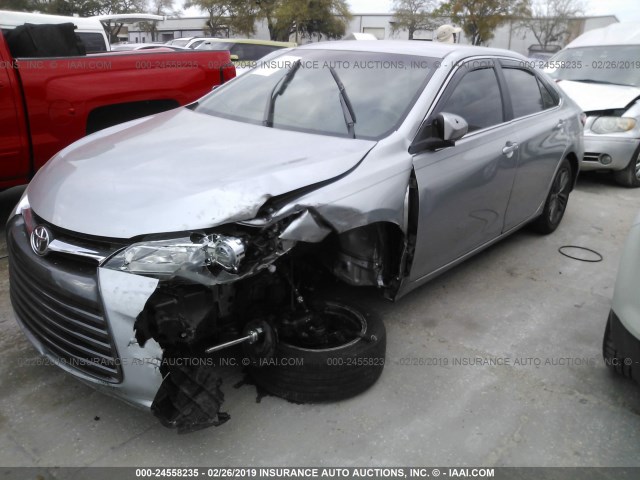 4T1BF1FK7GU157383 - 2016 TOYOTA CAMRY LE/XLE/SE/XSE 银色 照片 2