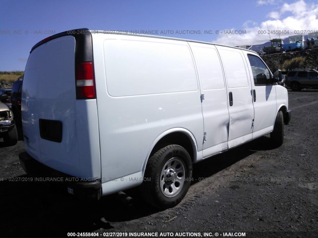 1GCSGAFX4C1119232 - 2012 CHEVROLET EXPRESS G1500  WHITE photo 4