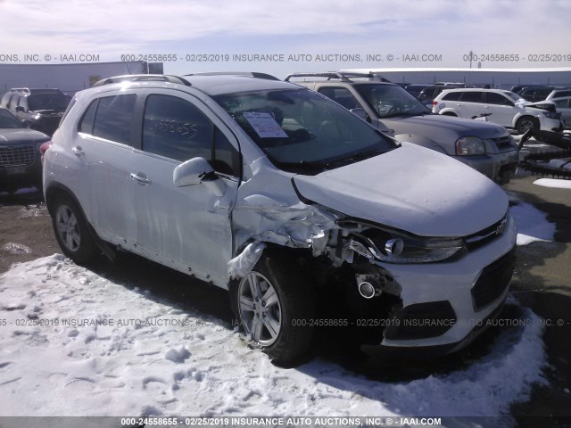 KL7CJLSB7JB593272 - 2018 CHEVROLET TRAX 1LT WHITE photo 1