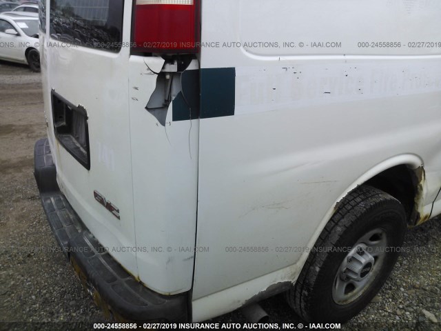 1GTGG25C781114236 - 2008 GMC SAVANA G2500 WHITE photo 6