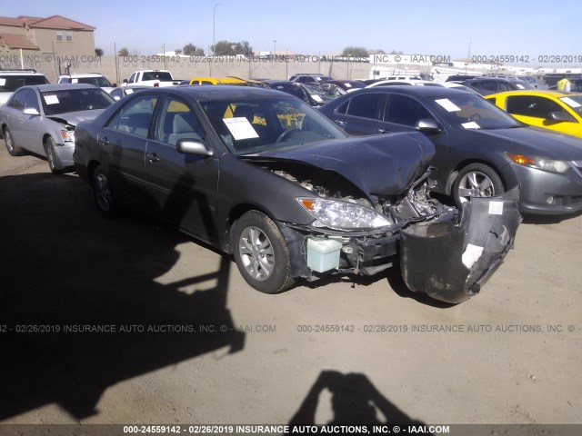 4T1BF30K65U609521 - 2005 TOYOTA CAMRY LE/XLE/SE GRAY photo 1
