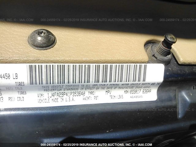 1J4FA29P41P353640 - 2001 JEEP WRANGLER / TJ SE BLUE photo 9