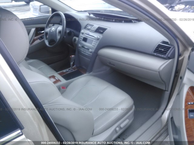 4T4BF3EK0AR084481 - 2010 TOYOTA CAMRY SE/LE/XLE 金色 照片 5