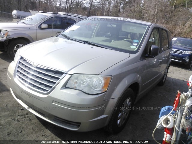 2A8HR44E19R520645 - 2009 CHRYSLER TOWN & COUNTRY LX GOLD photo 2