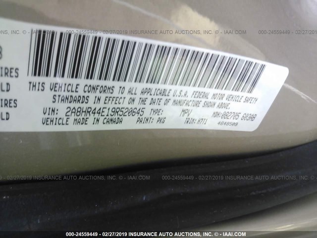 2A8HR44E19R520645 - 2009 CHRYSLER TOWN & COUNTRY LX GOLD photo 9