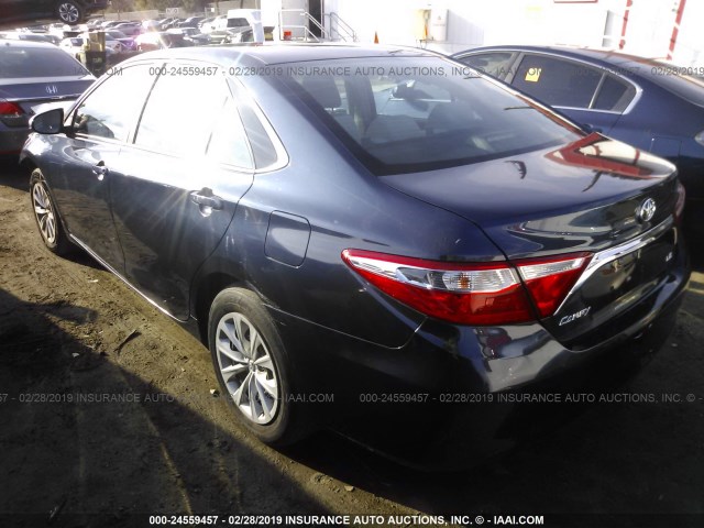 4T1BF1FK9FU936640 - 2015 TOYOTA CAMRY LE/XLE/SE/XSE BLUE photo 3