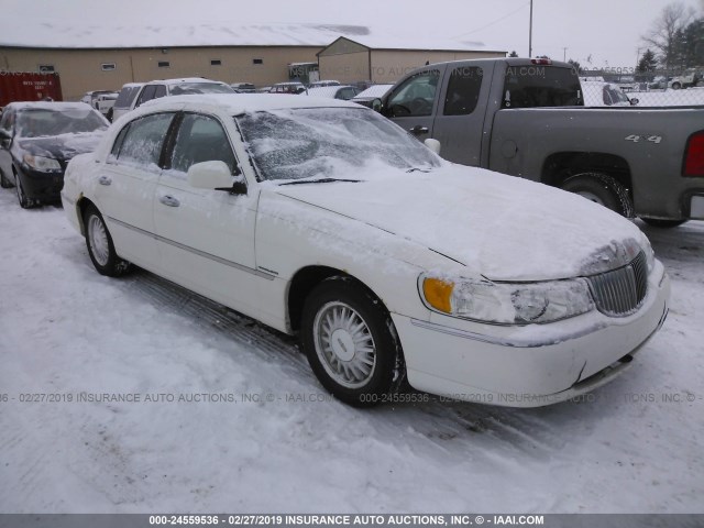 1LNHM81W21Y738678 - 2001 LINCOLN TOWN CAR EXECUTIVE WHITE photo 1