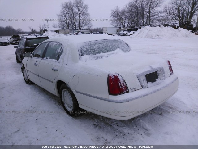 1LNHM81W21Y738678 - 2001 LINCOLN TOWN CAR EXECUTIVE WHITE photo 3