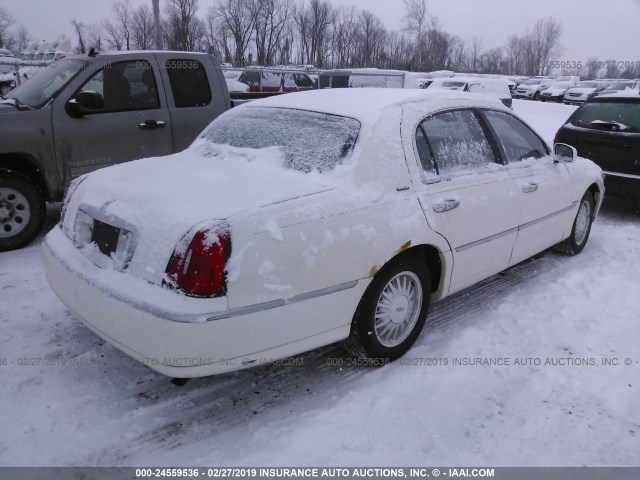 1LNHM81W21Y738678 - 2001 LINCOLN TOWN CAR EXECUTIVE WHITE photo 4