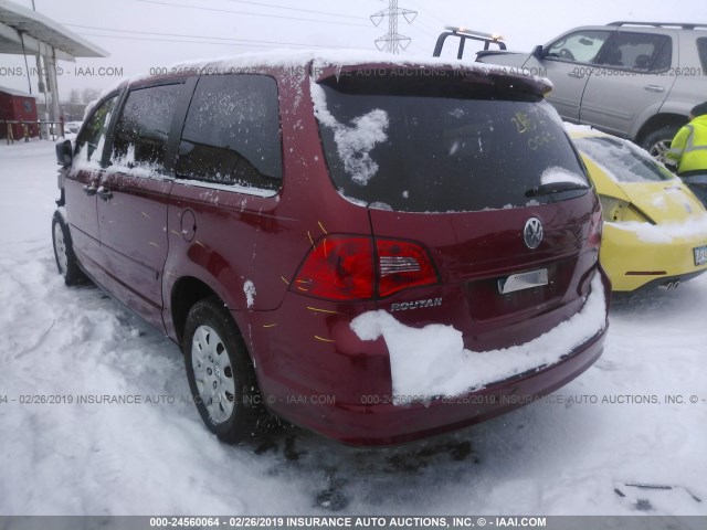 2V8HW441X9R598407 - 2009 VOLKSWAGEN ROUTAN S MAROON photo 3