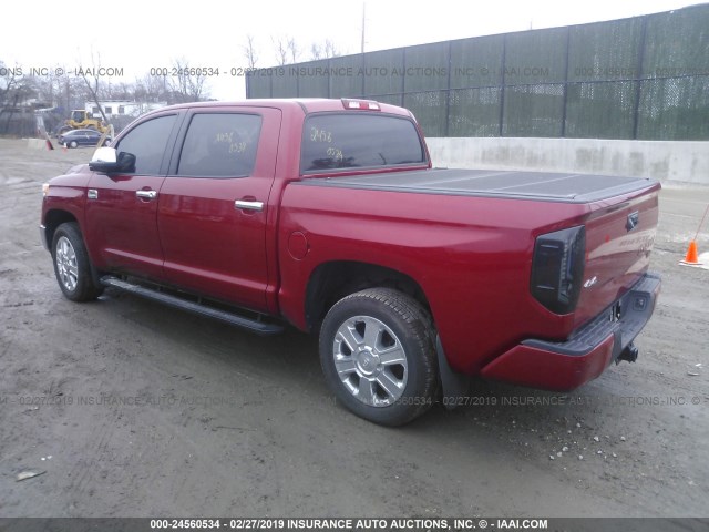 5TFAY5F16GX504595 - 2016 TOYOTA TUNDRA CREWMAX 1794/PLATINUM 红色 照片 3
