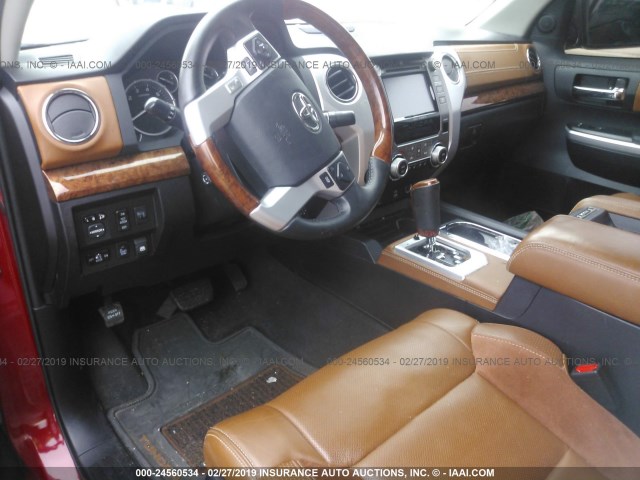 5TFAY5F16GX504595 - 2016 TOYOTA TUNDRA CREWMAX 1794/PLATINUM 红色 照片 5