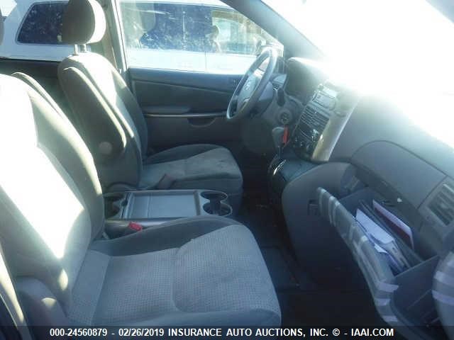 5TDBK23C67S007868 - 2007 TOYOTA SIENNA LE GRAY photo 5