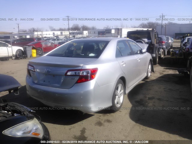 4T1BF1FK8DU279374 - 2013 TOYOTA CAMRY L/SE/LE/XLE 银色 照片 4
