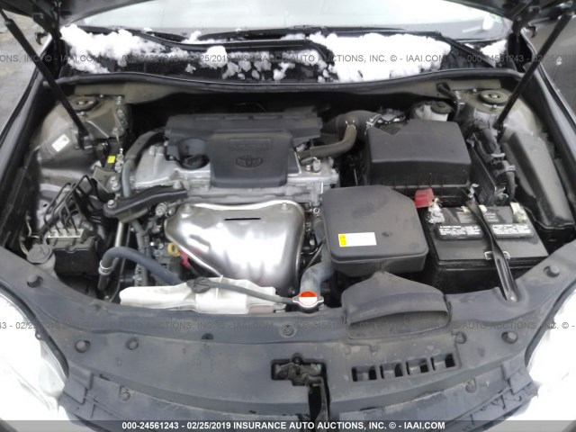 4T1BF1FK4GU507942 - 2016 TOYOTA CAMRY LE/XLE/SE/XSE ნაცრისფერი ფოტო 10