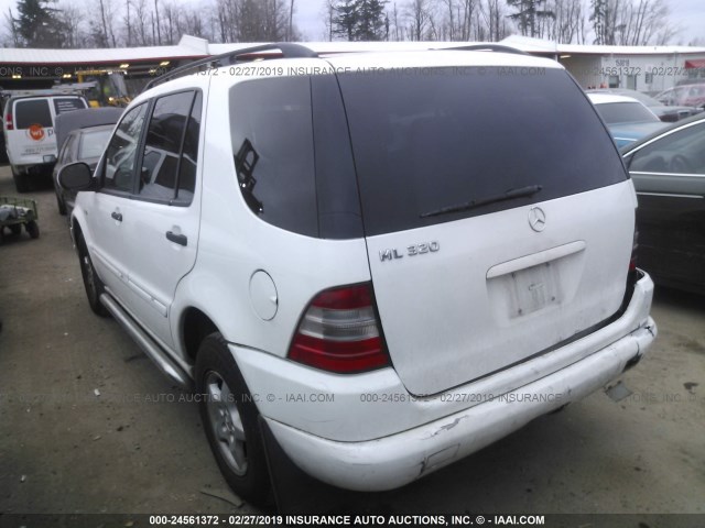 4JGAB54EXYA154752 - 2000 MERCEDES-BENZ ML 320 WHITE photo 3