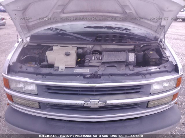 1GBHG31G021190329 - 2002 CHEVROLET EXPRESS G3500  WHITE photo 10