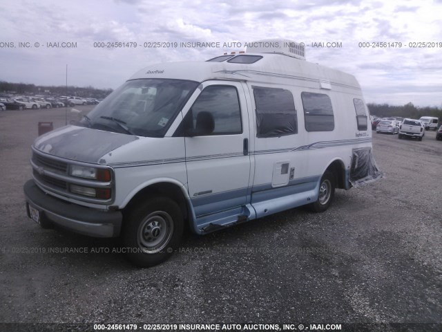 1GBHG31G021190329 - 2002 CHEVROLET EXPRESS G3500  WHITE photo 2