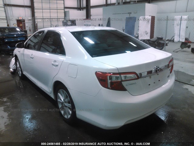 4T1BD1FK2EU123774 - 2014 TOYOTA CAMRY HYBRID/LE/XLE WHITE photo 3