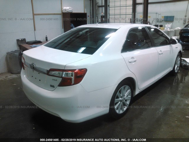 4T1BD1FK2EU123774 - 2014 TOYOTA CAMRY HYBRID/LE/XLE WHITE photo 4