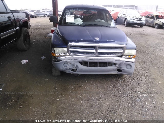 1B7GL2AN2YS769126 - 2000 DODGE DAKOTA QUAD BLUE photo 6