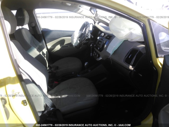 KNADM4A3XG6594719 - 2016 KIA RIO LX YELLOW photo 5