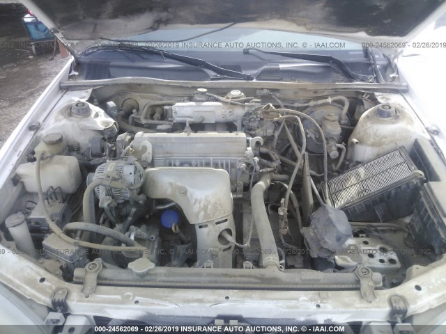 JT2BG22K7W0213639 - 1998 TOYOTA CAMRY CE/LE/XLE 白色 照片 10