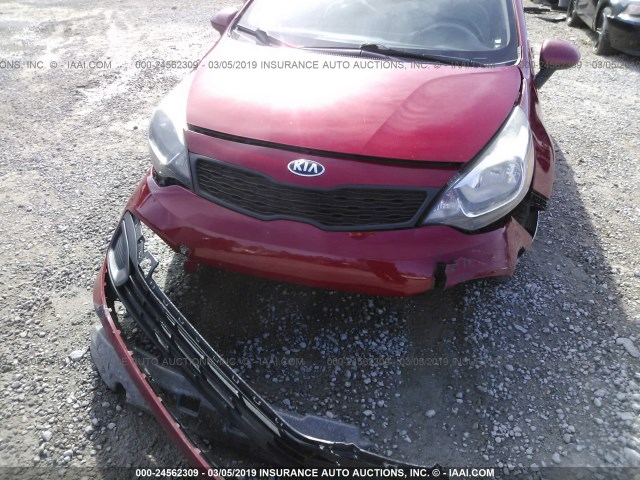 KNADM4A38F6478398 - 2015 KIA RIO LX RED photo 6