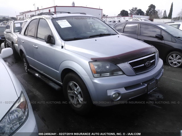 KNDJC733555424598 - 2005 KIA SORENTO EX/LX SILVER photo 1