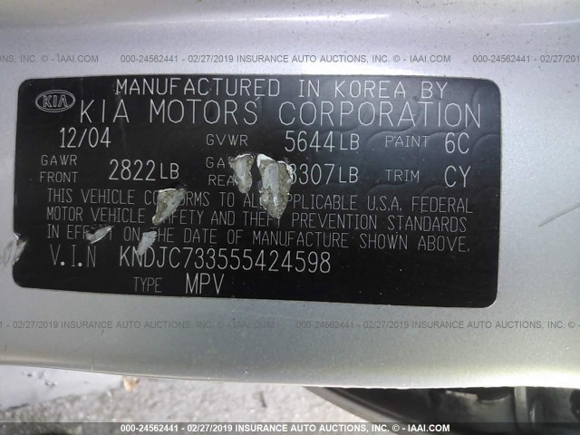 KNDJC733555424598 - 2005 KIA SORENTO EX/LX SILVER photo 9