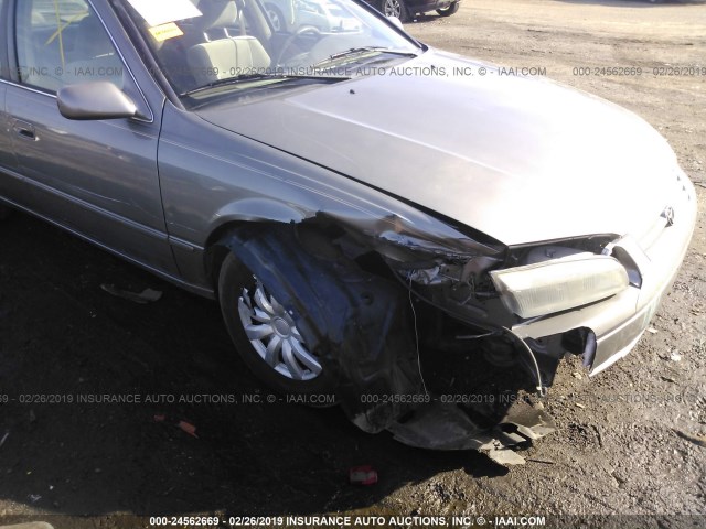 4T1BG22K5WU329787 - 1998 TOYOTA CAMRY CE/LE/XLE 棕色 照片 6