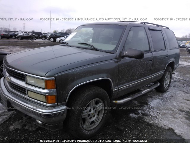 1GNEK13R5XJ459410 - 1999 CHEVROLET TAHOE K1500 GRAY photo 2