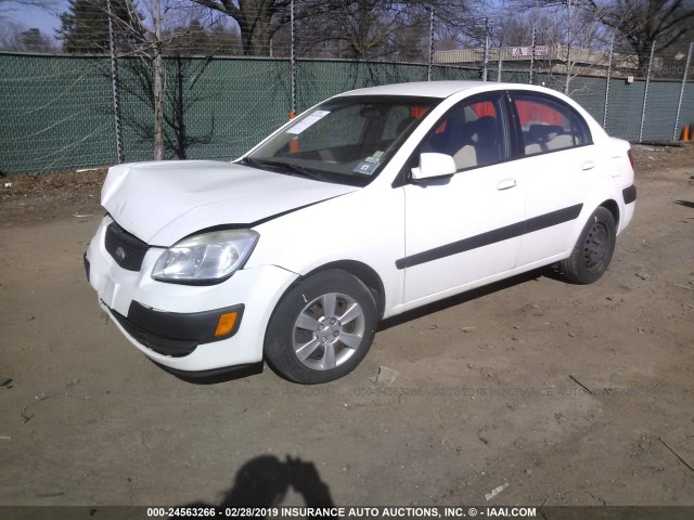 KNADE123576199809 - 2007 KIA RIO LX/SX WHITE photo 2