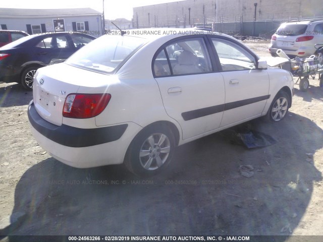 KNADE123576199809 - 2007 KIA RIO LX/SX WHITE photo 4