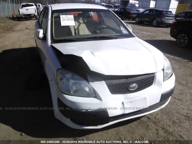 KNADE123576199809 - 2007 KIA RIO LX/SX WHITE photo 6