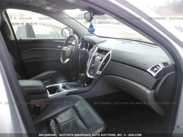 3GYFNEEY1BS557397 - 2011 CADILLAC SRX PERFORMANCE COLLECTION Күміс фото 5