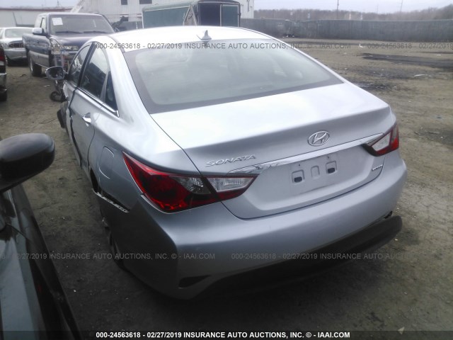5NPEC4AC9EH923388 - 2014 HYUNDAI SONATA SE/LIMITED SILVER photo 3
