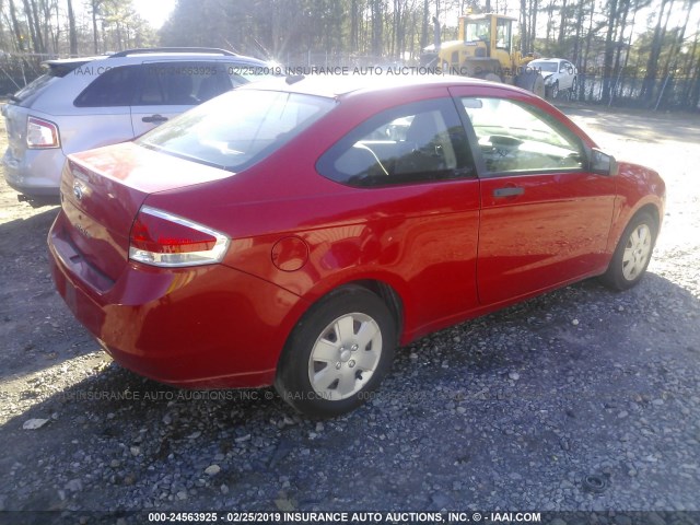 1FAHP32N48W256018 - 2008 FORD FOCUS S/SE RED photo 4